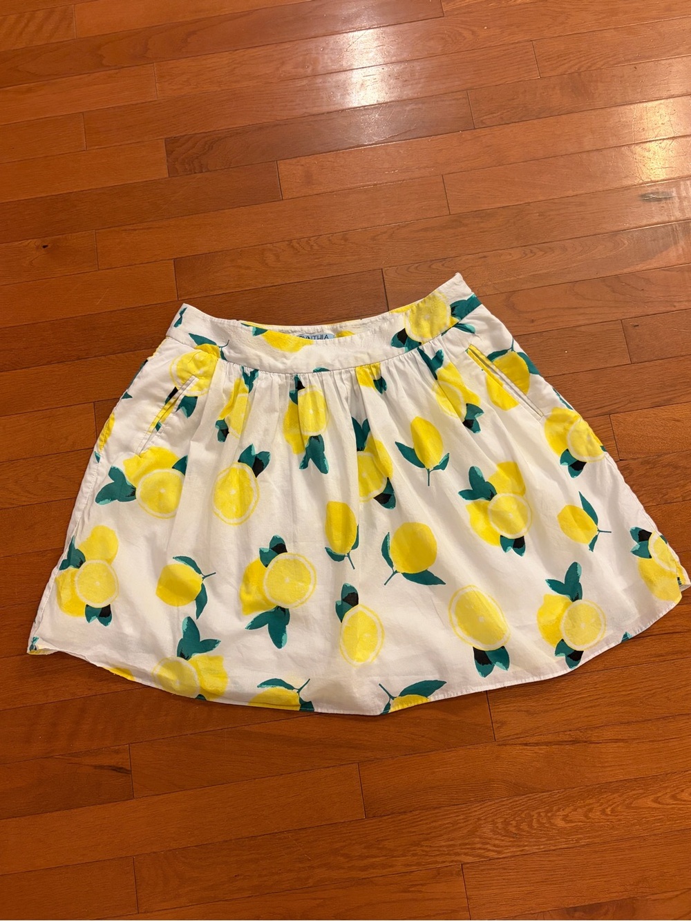 Cynthia Rowley White Skirt with Yellow Lemon Print